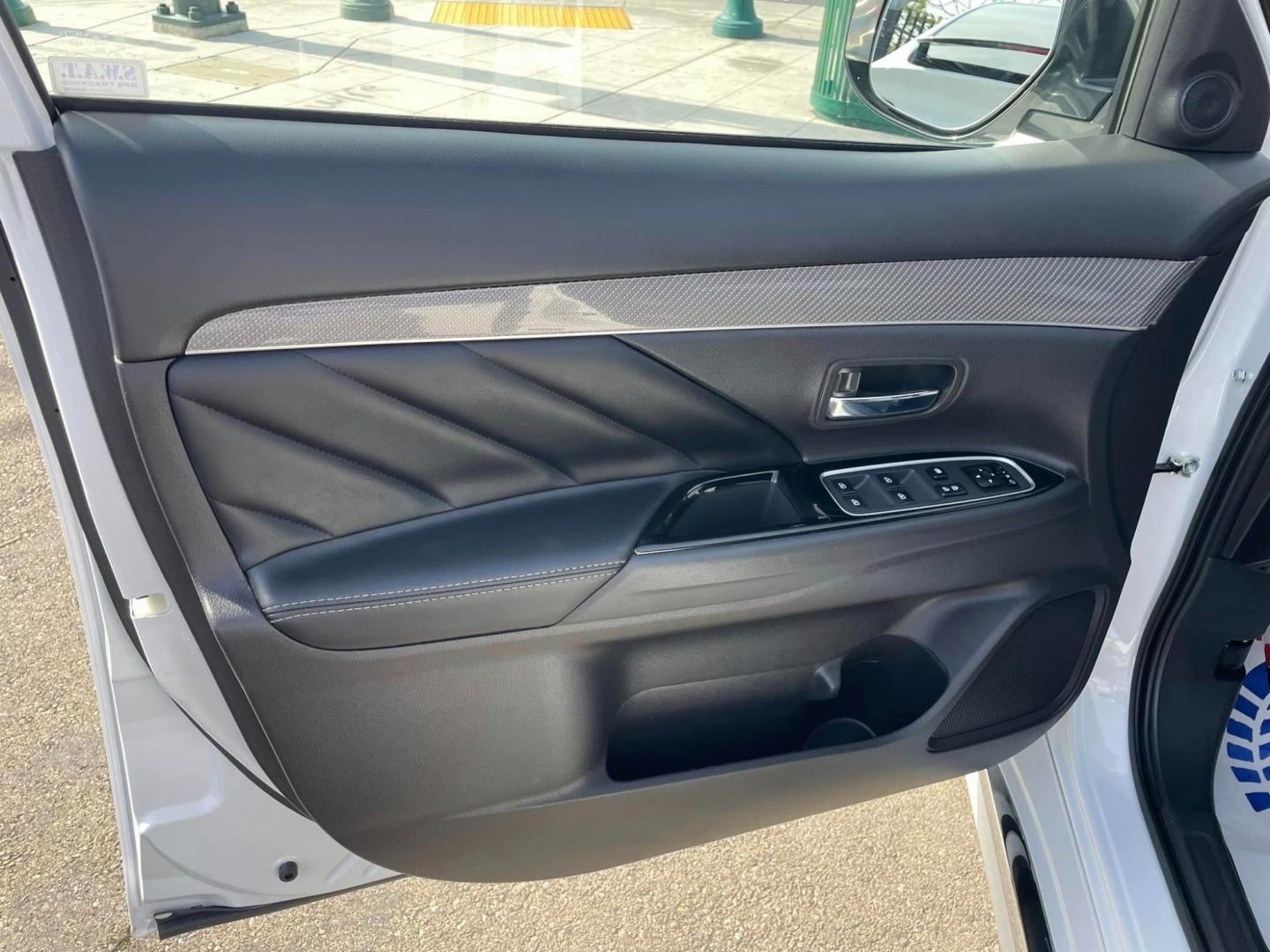 2020 WHITE /BLACK Mitsubishi Outlander PHEV (JA4J24A55LZ) , located at 744 E Miner Ave, Stockton, CA, 95202, (209) 944-5770, 37.956863, -121.282082 - Photo#5